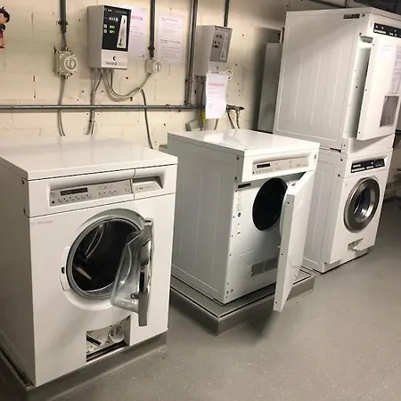 Stadt Zuerich-Kleines Studio Albisriederplatz 아파트 *
