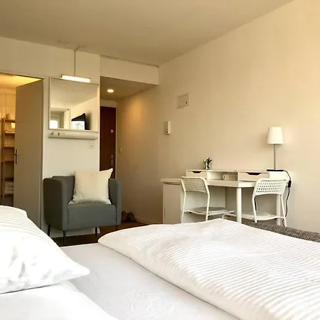 Stadt Zuerich-Kleines Studio Albisriederplatz * Zurych